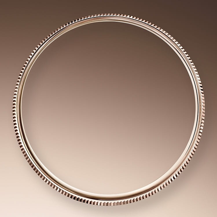 ドーム、フルーテッドベゼル